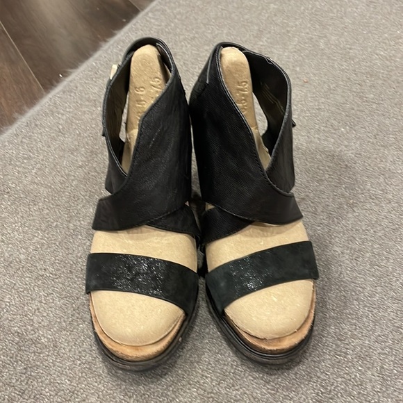 Sofft leather strappy heels - Picture 4 of 10